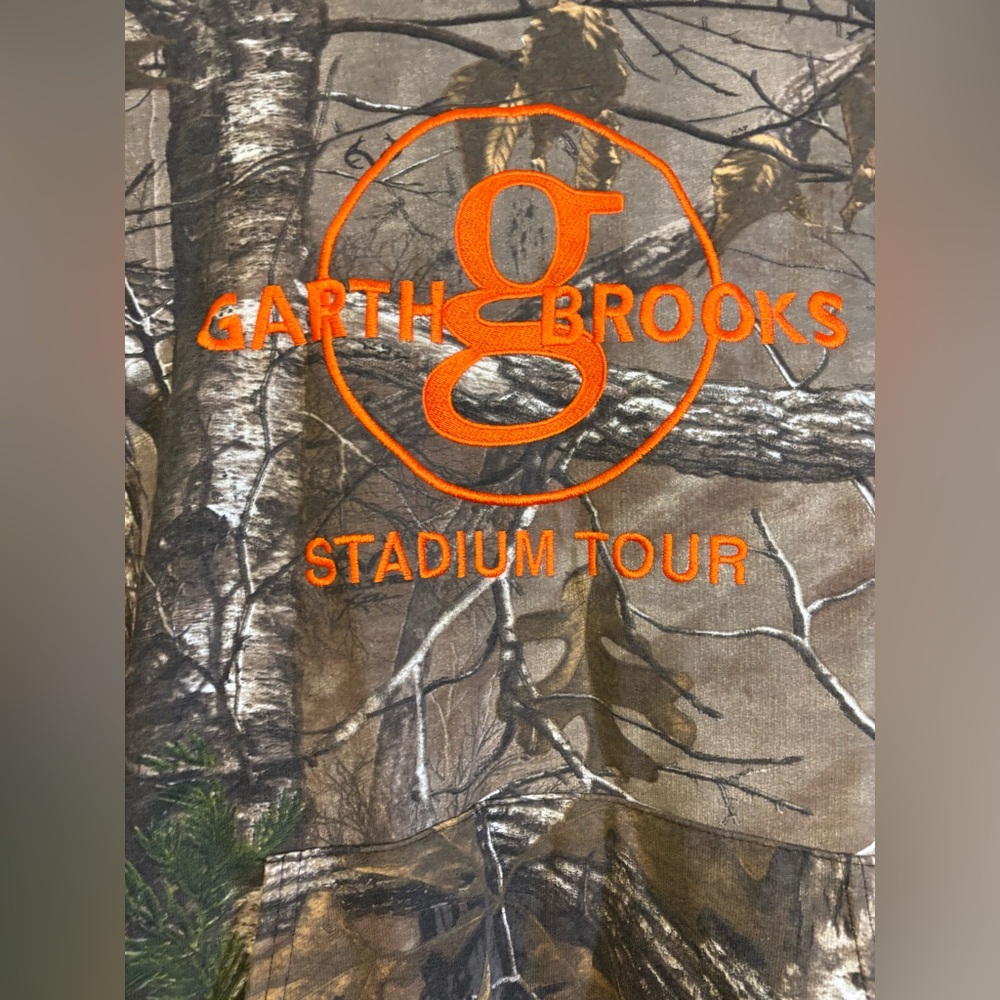 Garth Brooks Stadium Tour Camouflage Hoodie with Orange Logo Size L - Picture 6 of 10